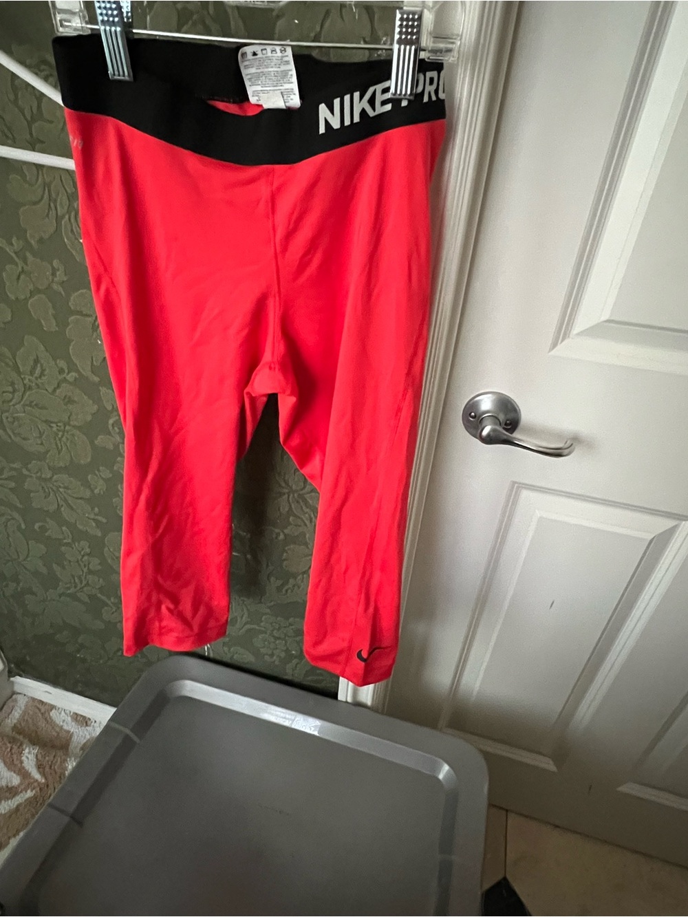 Nike Pro Red Athletic Capri Leggings